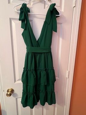 SHEIN Emerald Green Tiered V-Neck Tie-Shoulder Midi Dress